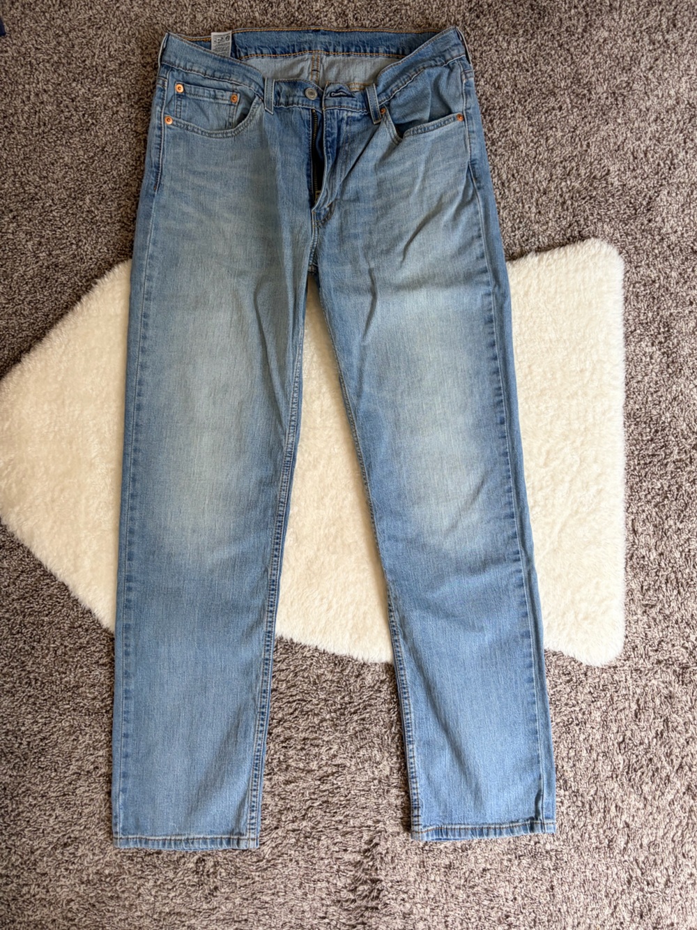 Levi’s 514 Light Wash Straight Leg Jeans, size 33x32